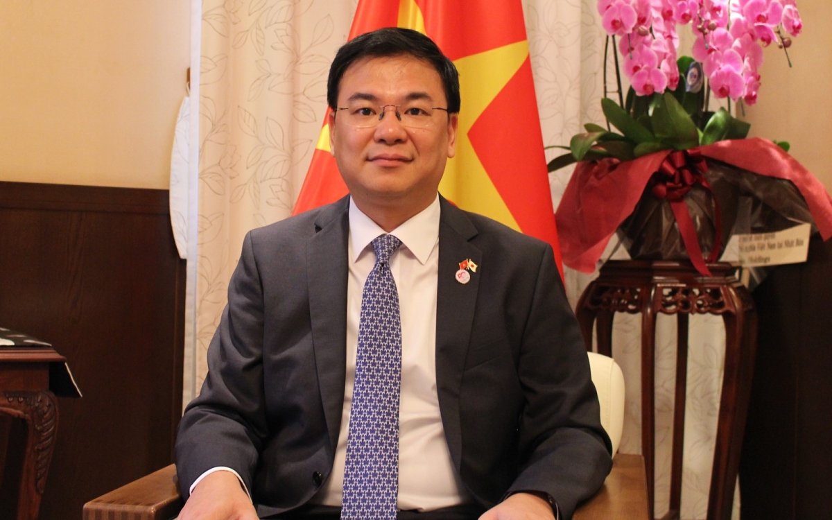 Đại sứ Việt Nam tại Nhật Bản trình quốc thư lên Nhà vua